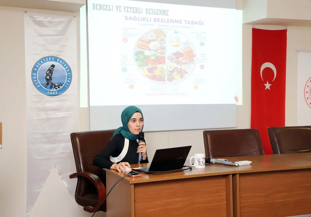 8-10 Yaş Güreşçiler İçin Beslenme Eğitimi Verildi