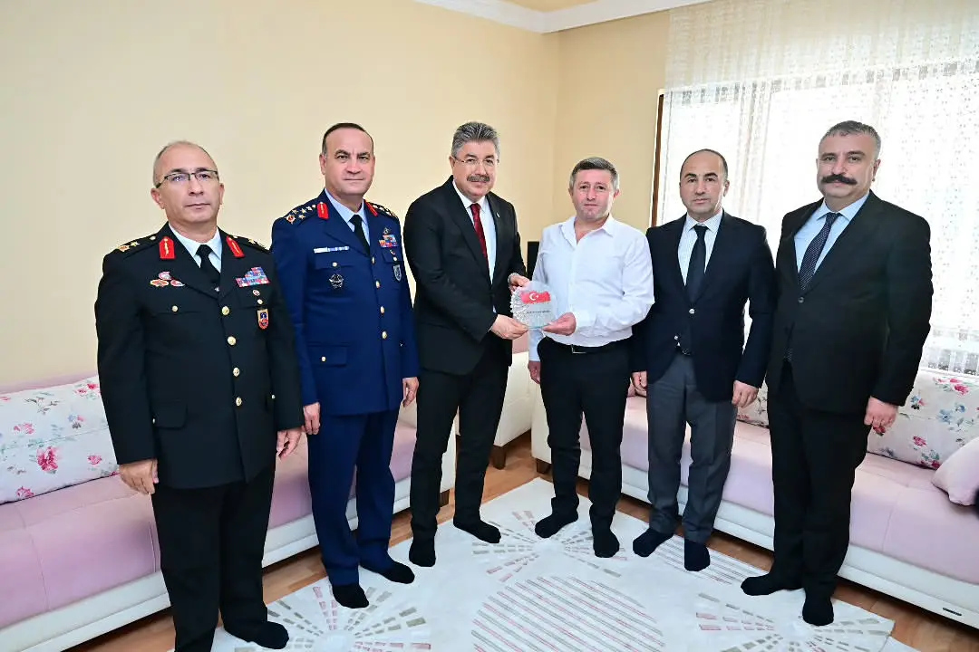 Vali Yılmaz, 15 Temmuz Gazisi Nusret Bayar'ı Ziyaret Etti