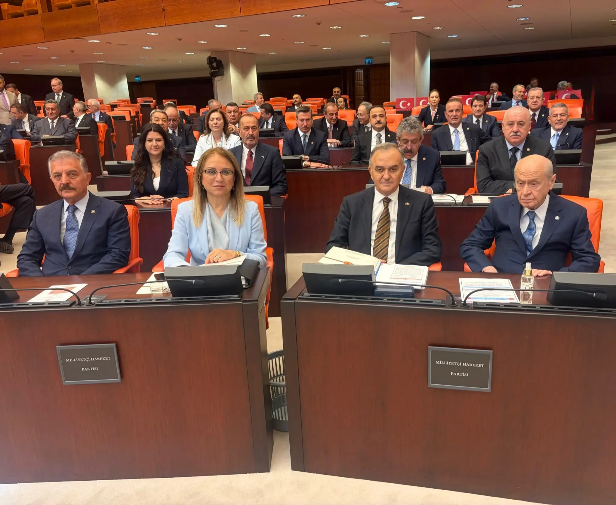 MHP Genel Başkanı Bahçeli, TBMM'de kanun teklifini sundu