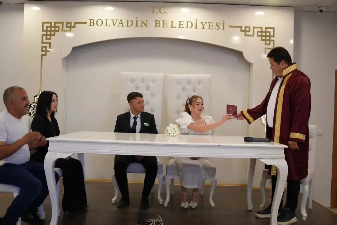 Bolvadin Belediyesi'nden Nikah Töreni Düzenlendi