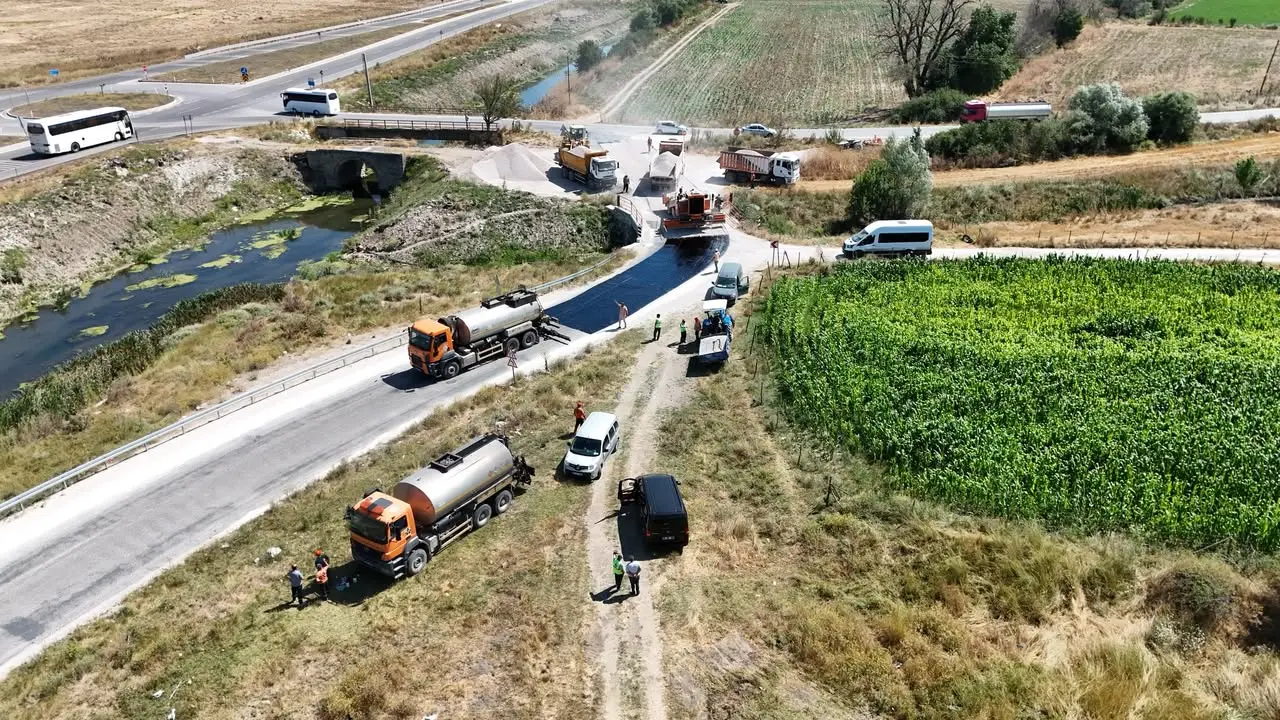 Tavşanlı'da Ulaşım Güzergahlarında Yenileme Çalışmaları