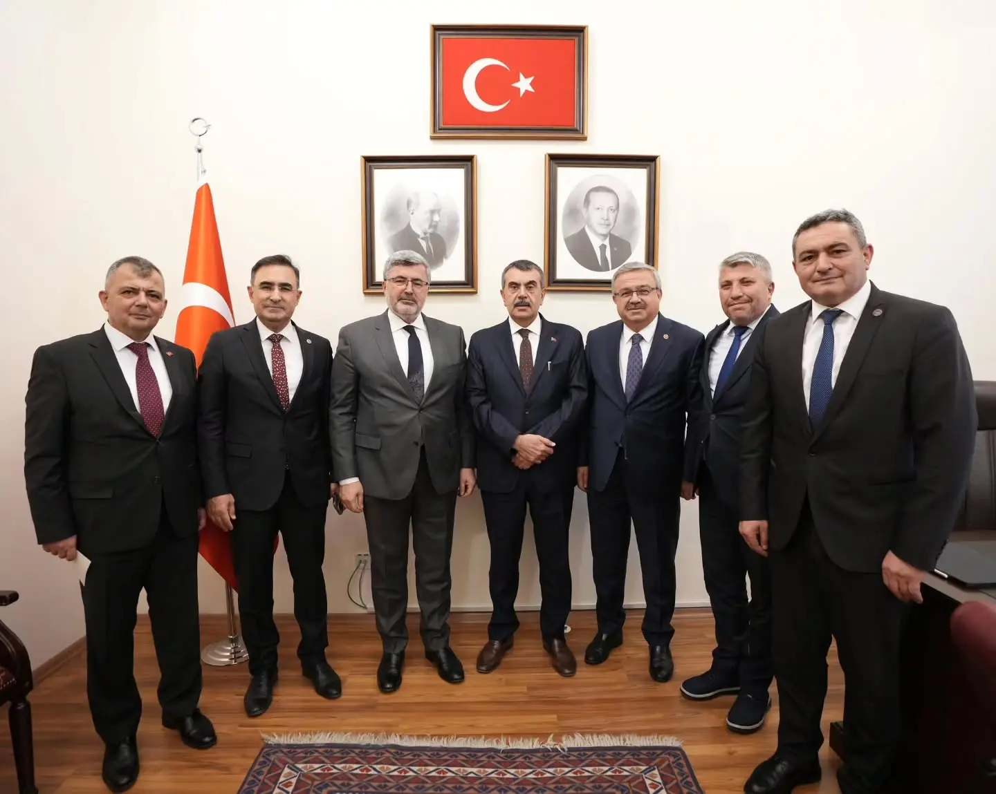 Eğitim projeleri için Bakan Tekin ile görüşme