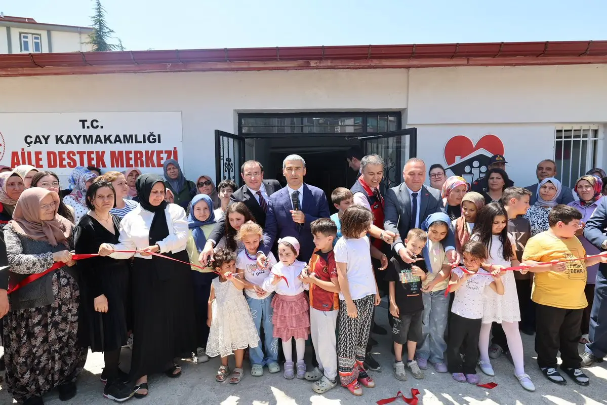 Aile Destek Merkezi Çay'da Hizmete Açıldı