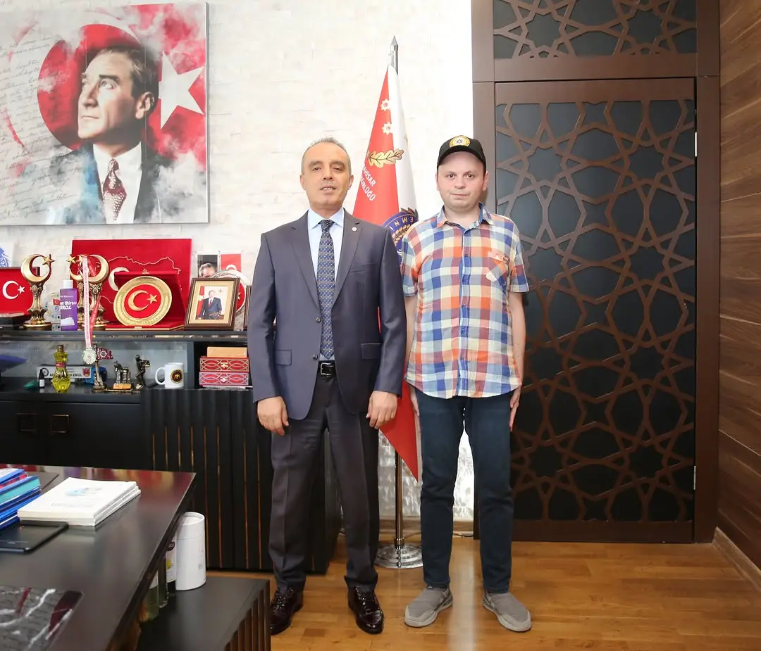 Ali Osman Koru ve Annesi Emniyet Müdürü'nü Ziyaret Etti