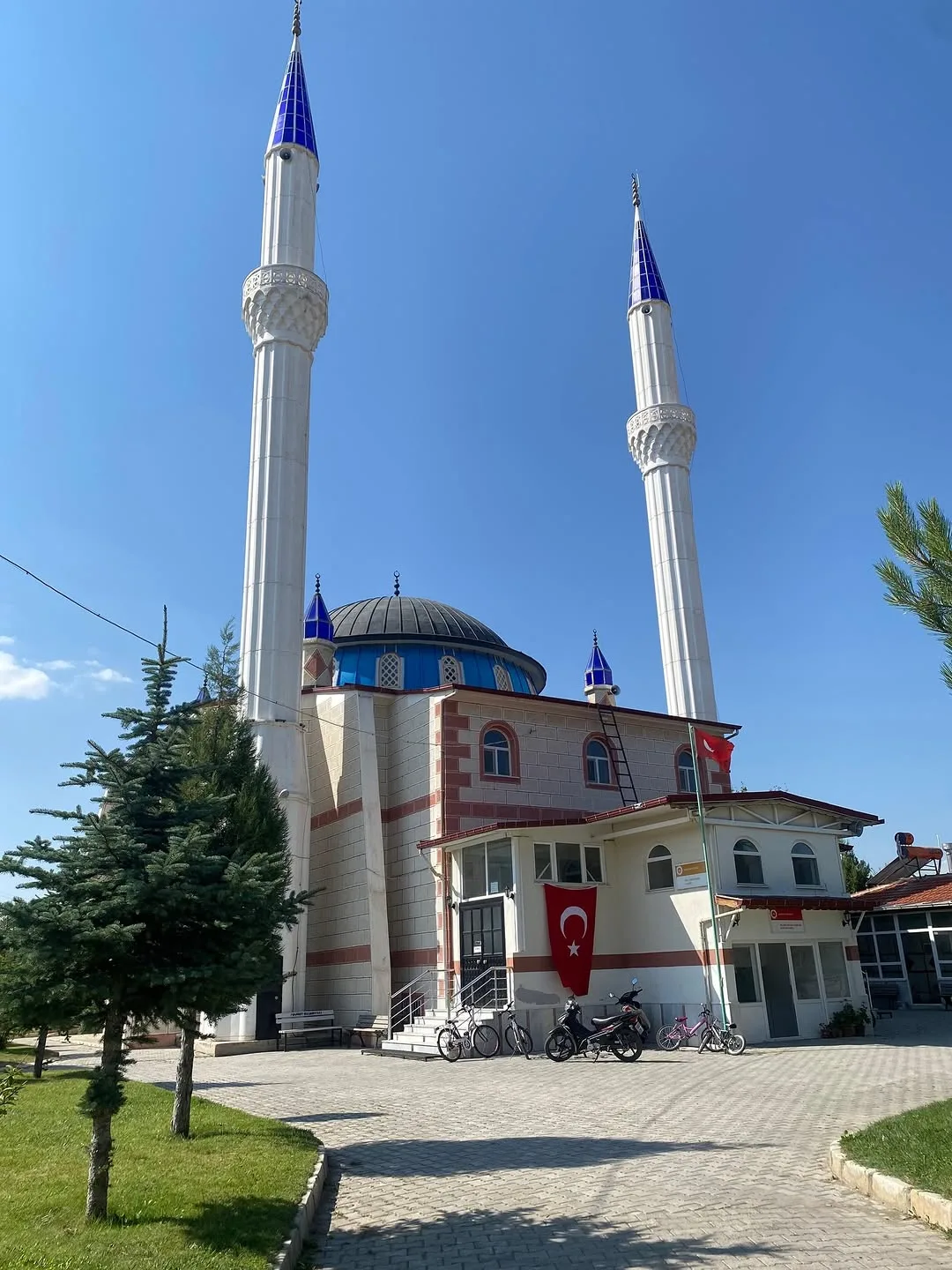 Şuhut Belediye Başkanı Muhuttin Özaşkın'dan Hz. Ebubekir Camii Paylaşımı