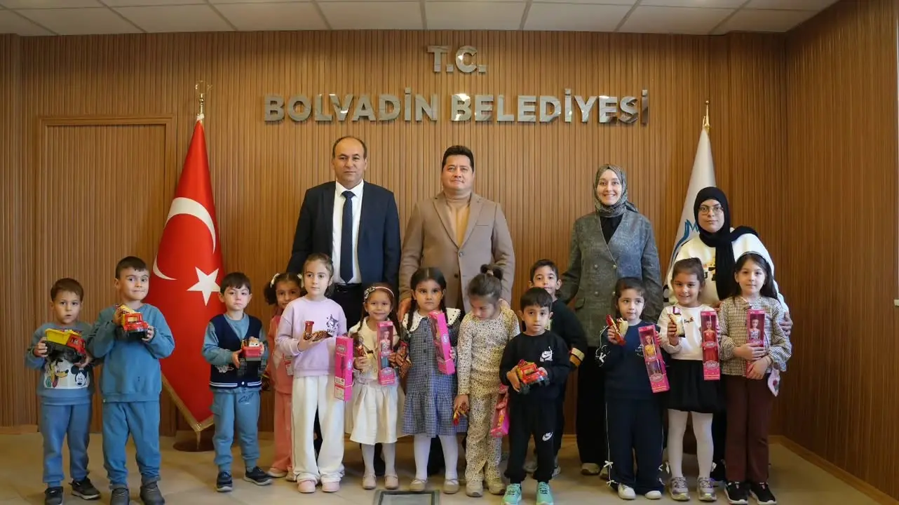 Bolvadin Anaokulu Öğrencileri Belediyeyi Ziyaret Etti