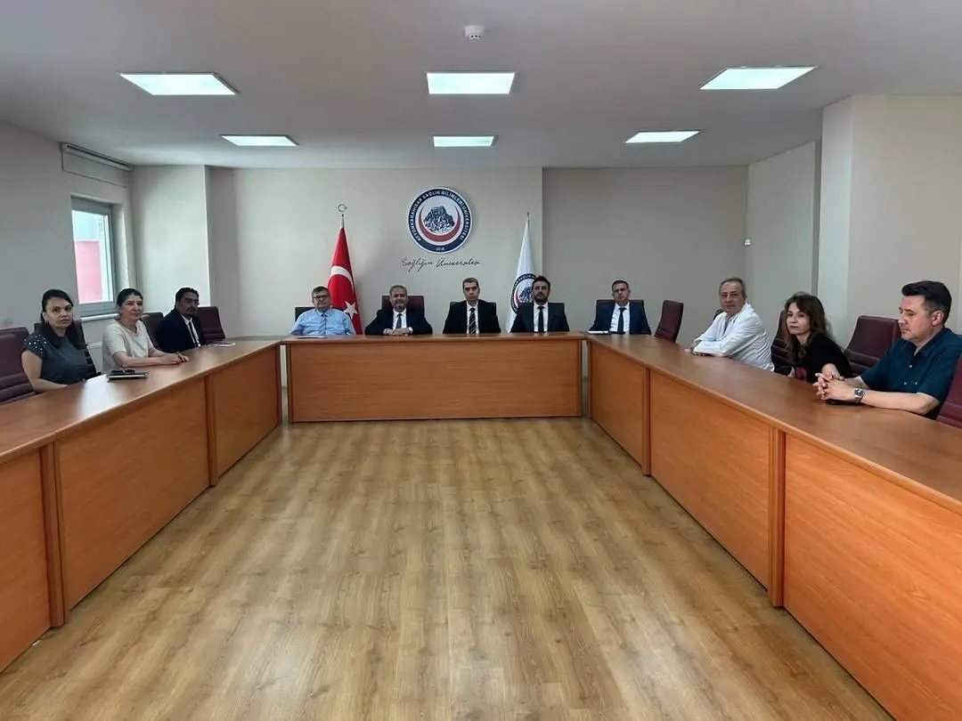 AFSÜ'de Uygulamalı Eğitim Modeli Hazırlıkları