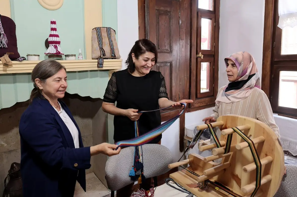 Vali Aktaş, Kadın Kooperatifini Ziyaret Etti
