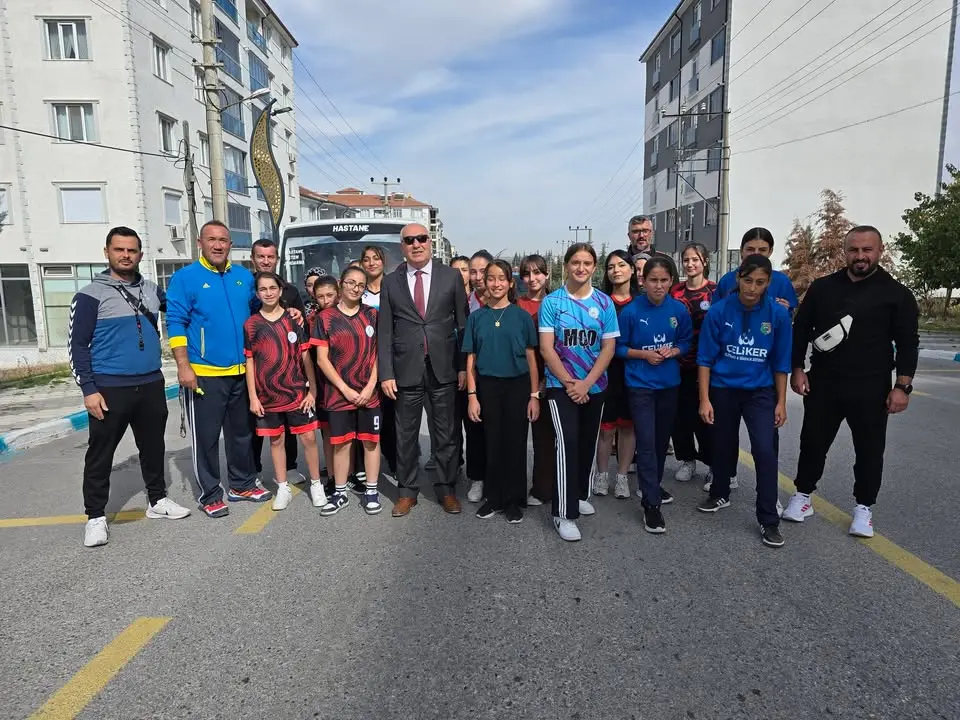 Emirdağ'da Cumhuriyet Bayramı koşu yarışmaları yapıldı