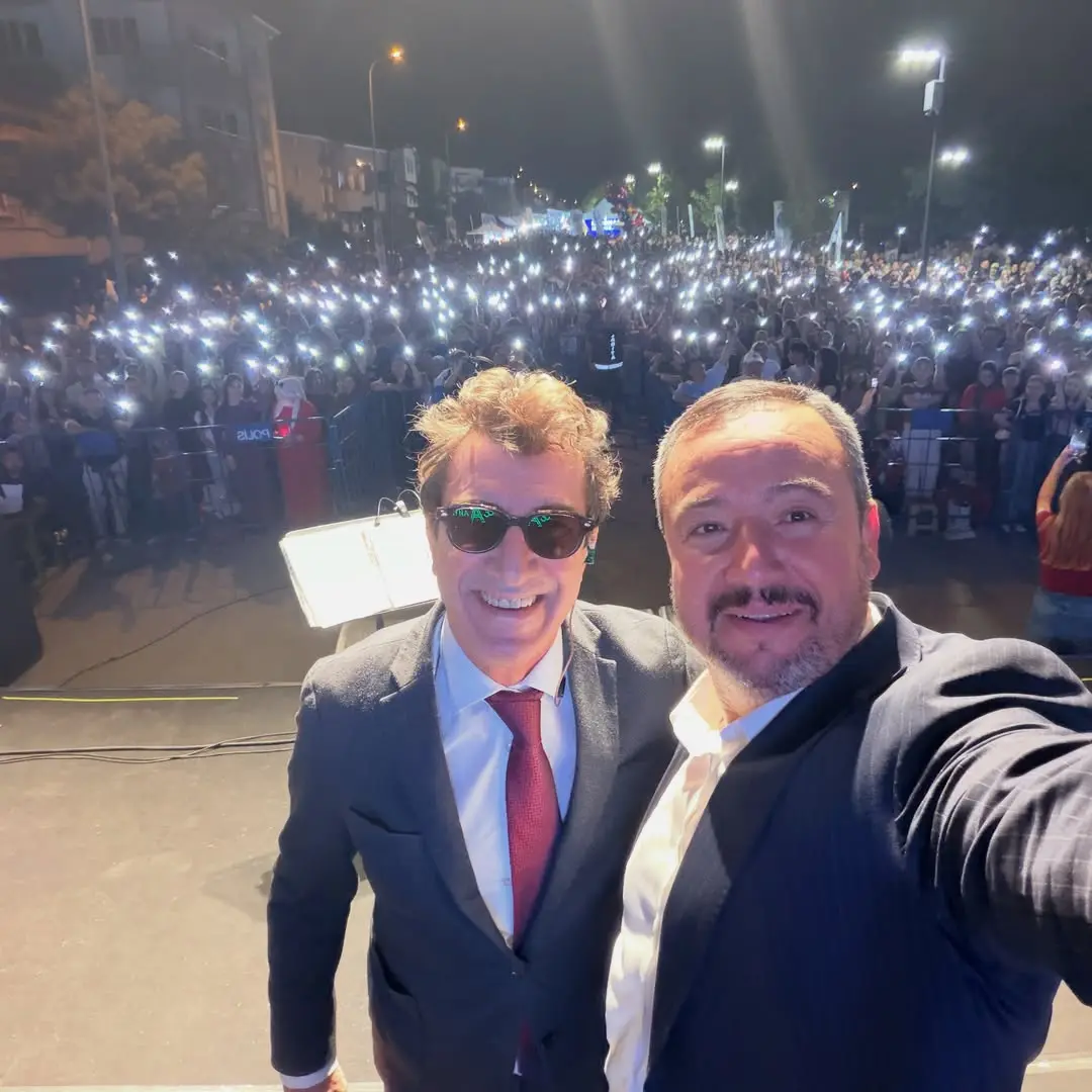 Sandıklı Festivali'nde Ayna Konseri Coşkusu