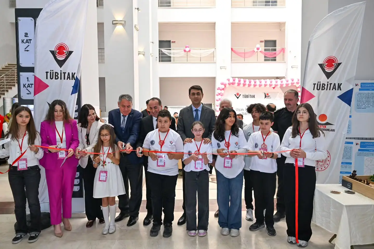 Uşak'ta TÜBİTAK Bilim Fuarları Festivali açıldı