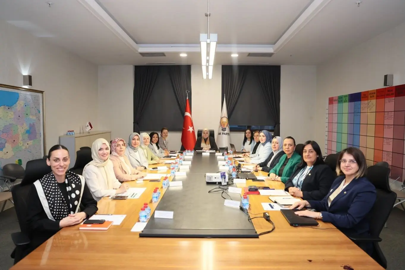 AK Parti Kadın Kolları Haftalık MYK Toplantısını Gerçekleştirdi