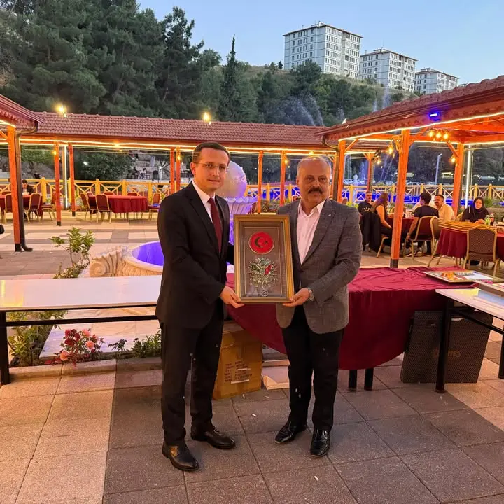 Dinar'da Başsavcı Vurmaz için veda yemeği düzenlendi