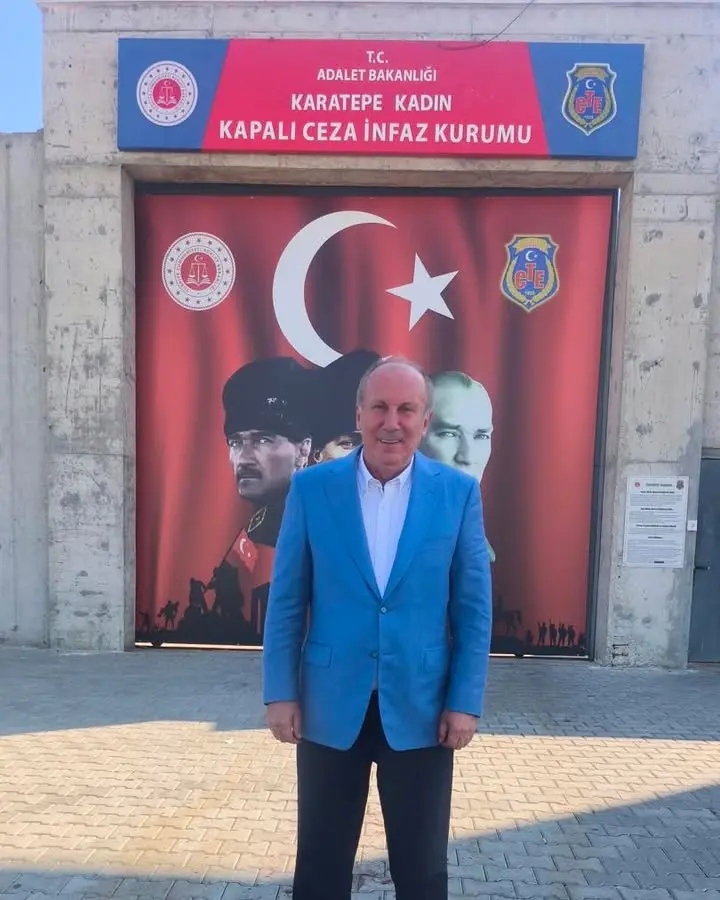 Muharrem İnce, Sinem Dedetaş'ı ziyaret etti