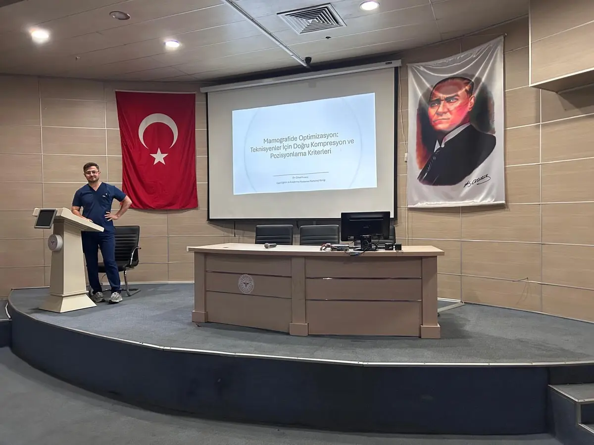 Kadın Röntgen Teknisyenlerine Mamografi Eğitimi Verildi