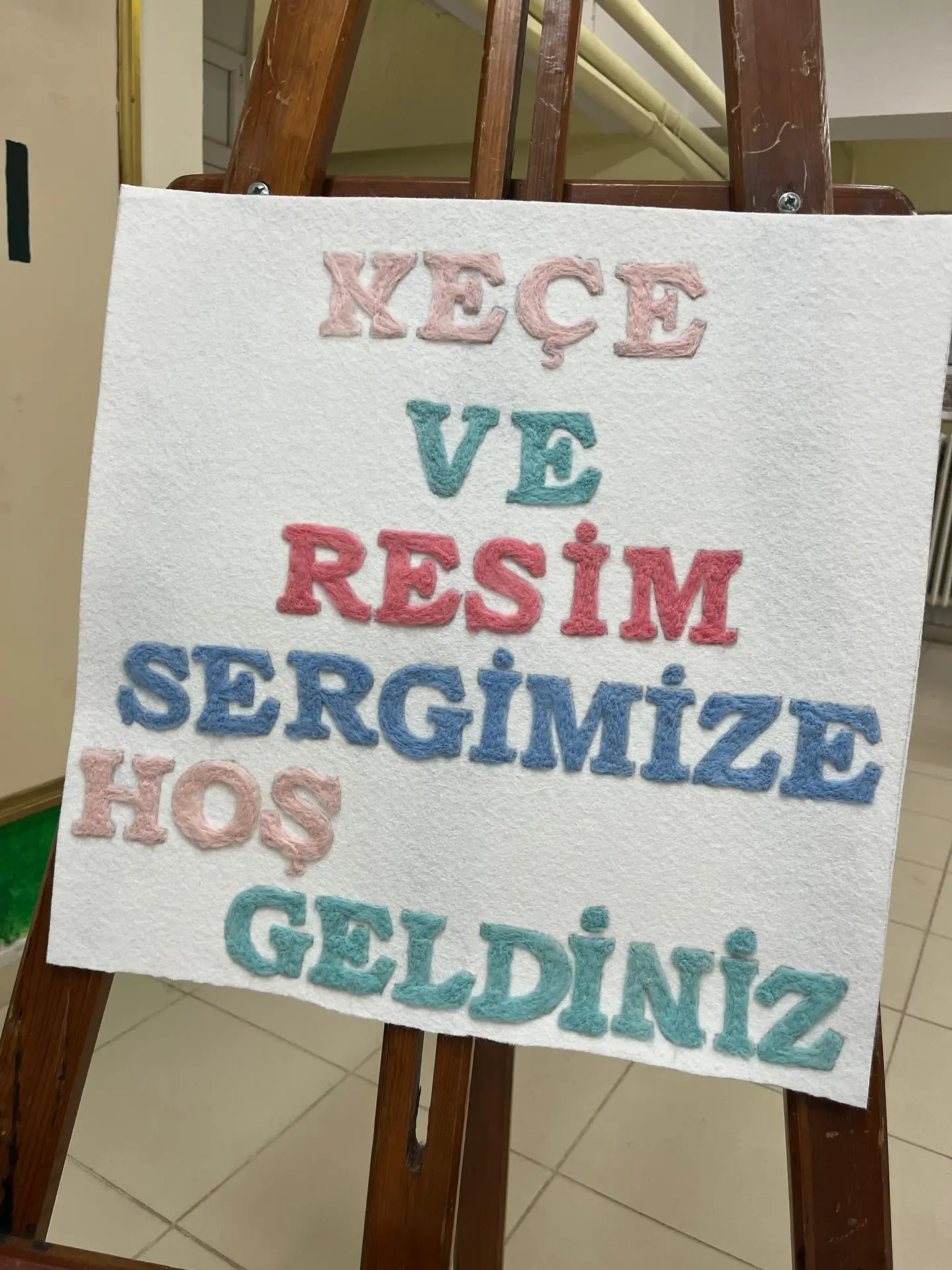 Öğrencilerin keçe ve resim sergisi açıldı