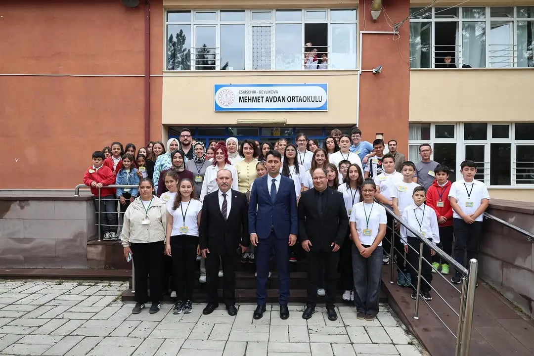 Kaymakam Ali Kantilav Bilim Şenliği'ni ziyaret etti