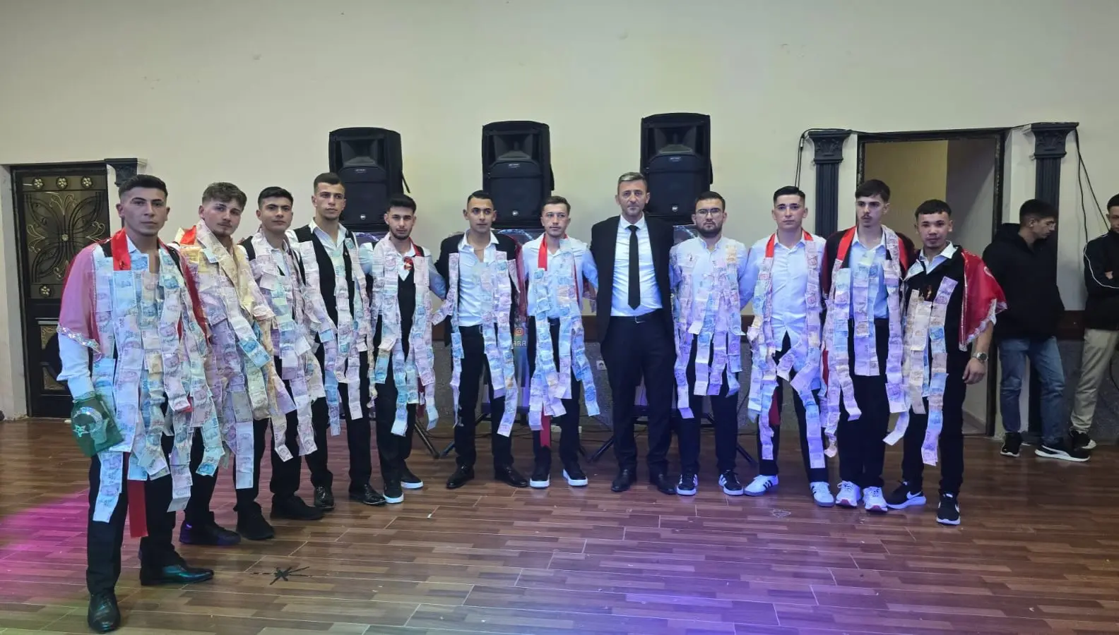 Sinanpaşa'da Geleneksel Asker Eğlencesi