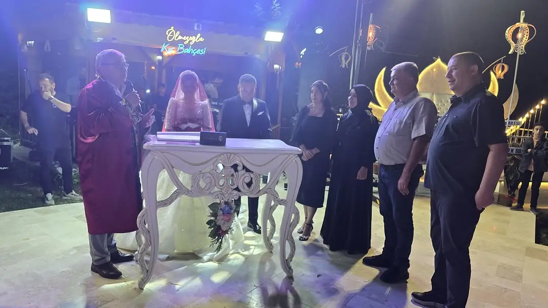 Emine ve Burak Çifti Nikâhlarını Gerçekleştirdi