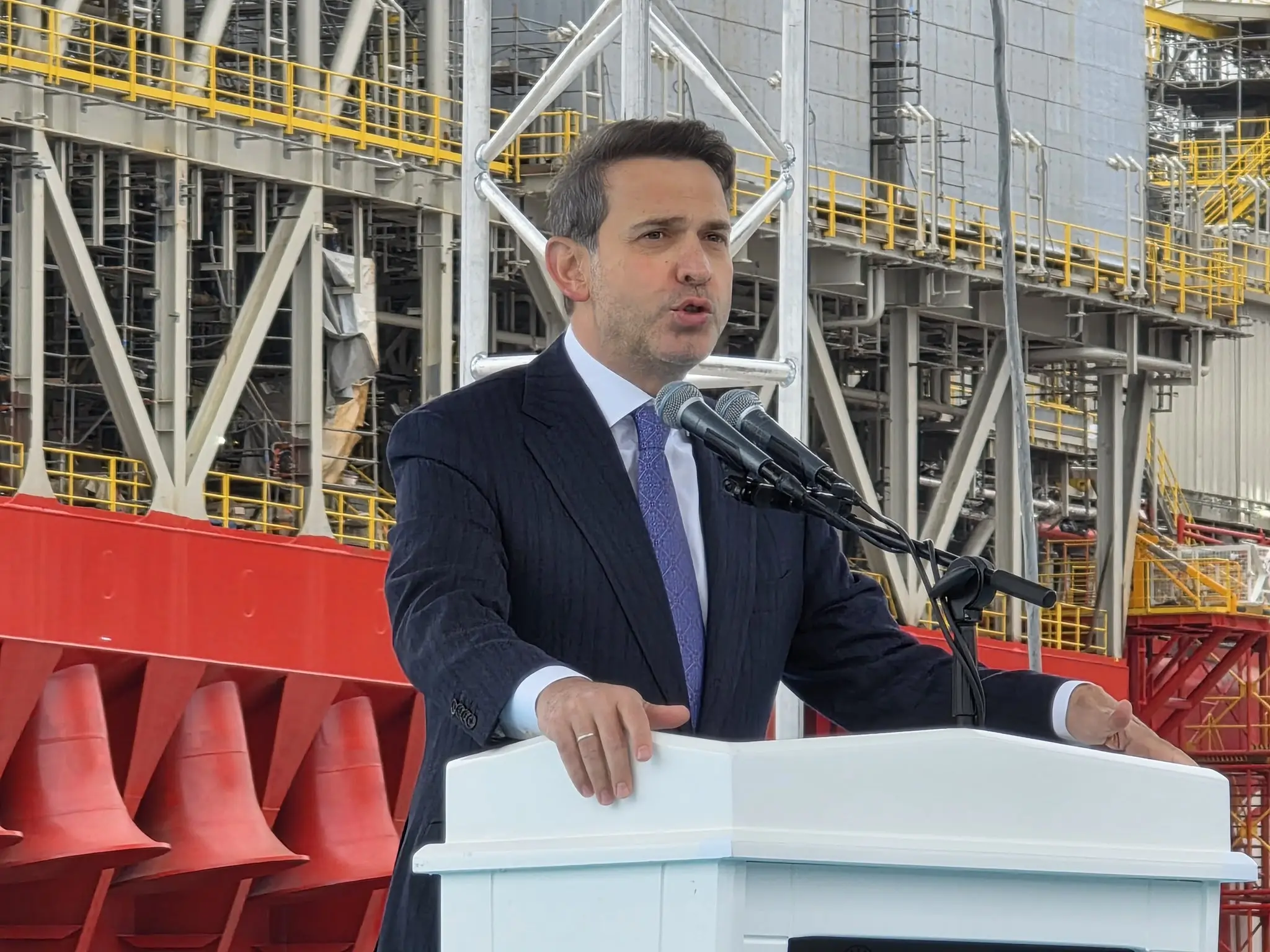 Türkiye'nin İlk Yüzer Platformu Göreve Başladı