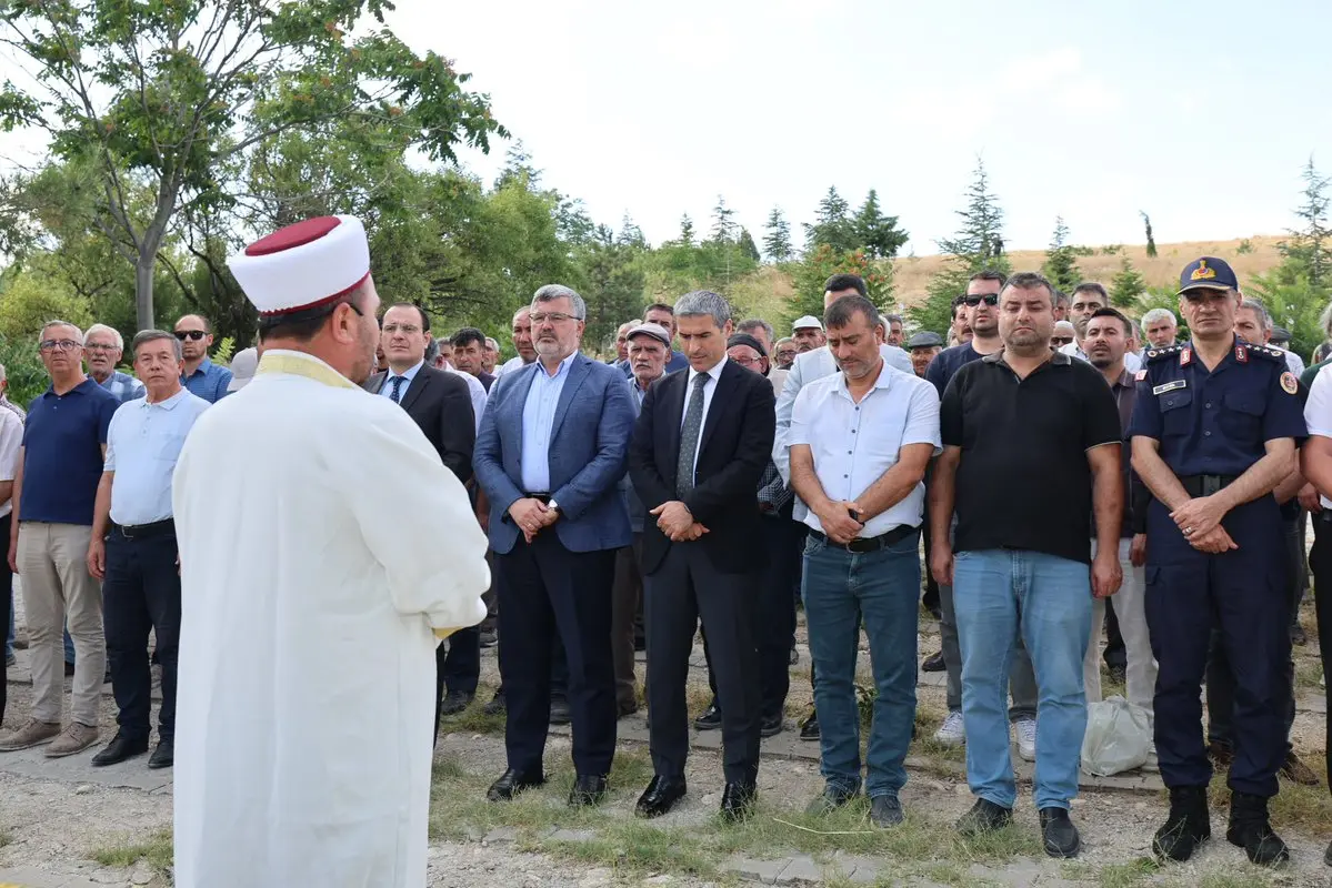 Vali Aktaş, Cenaze Törenine Katıldı