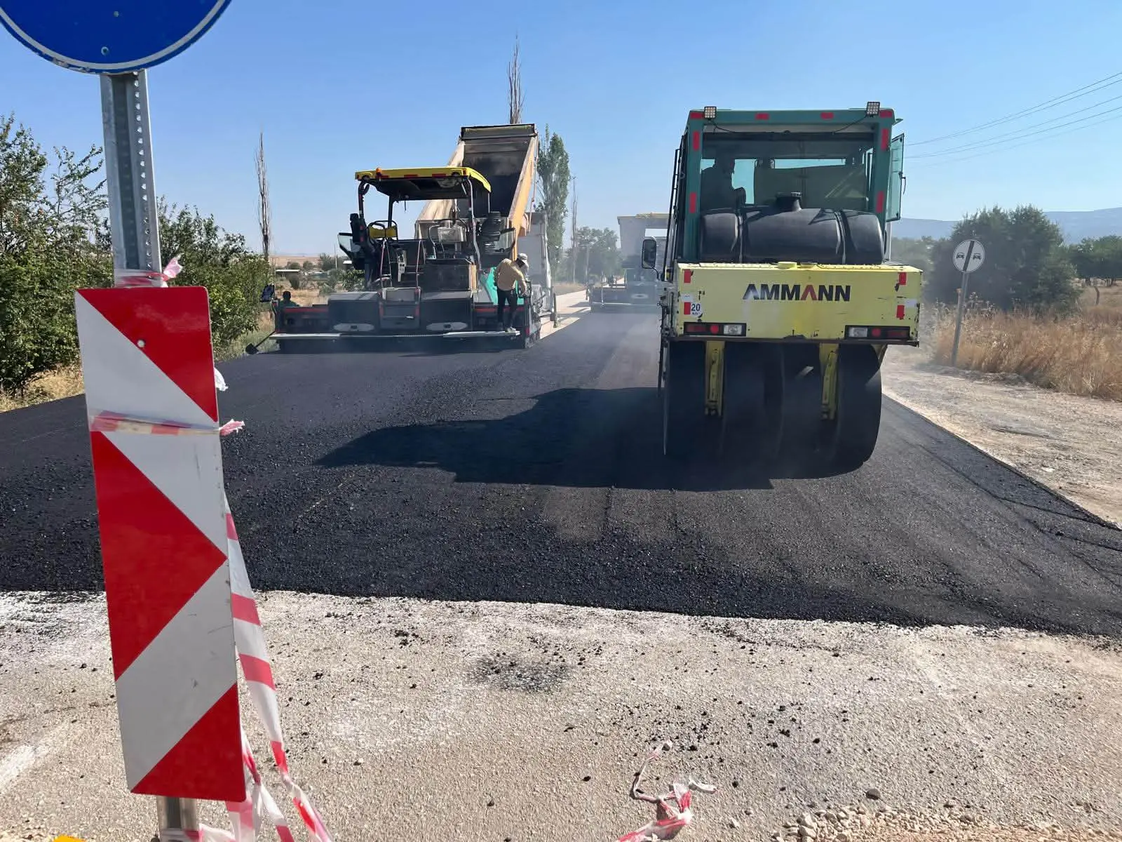 Başkçı-Dinar yolunda asfalt serimi başladı
