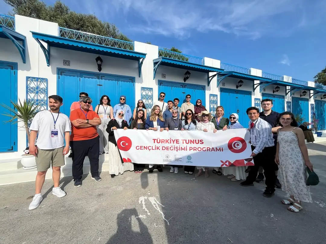 Afyonkarahisar'dan 3 genç Tunus gezisine katıldı