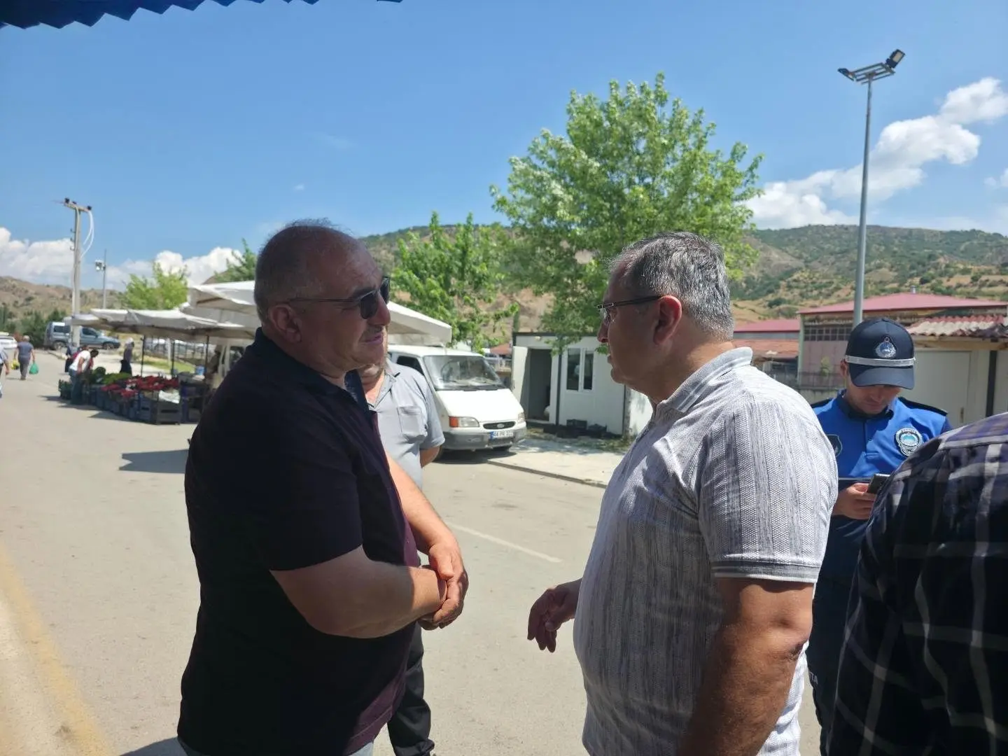 Bayat Sebze Pazarı'nda esnaf ve vatandaş buluştu