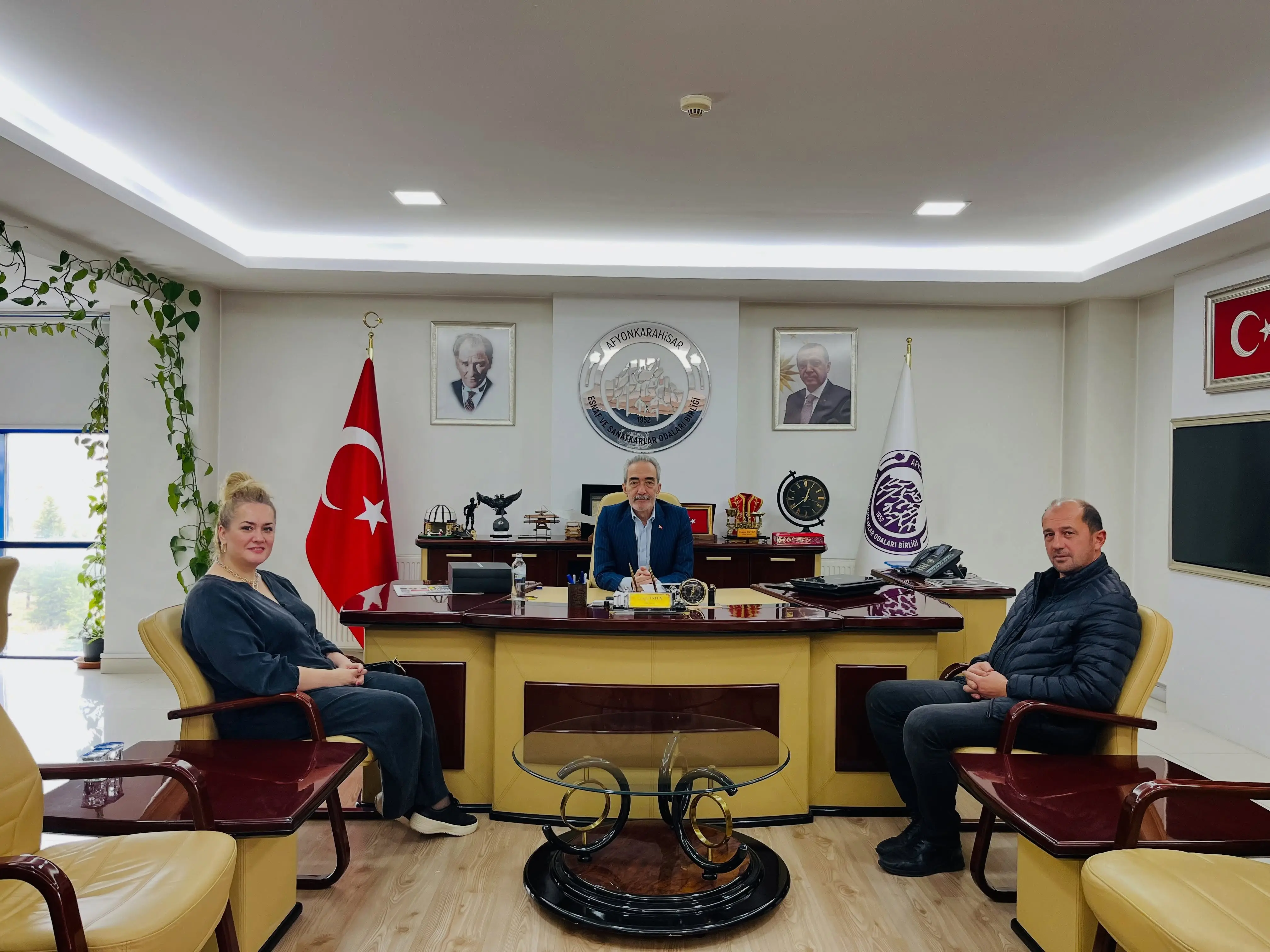 Ziyaretler Devam Ediyor