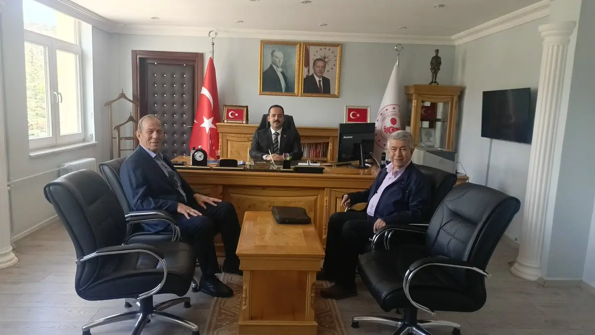 Emekli İsimlerden Kaymakam'a Ziyaret