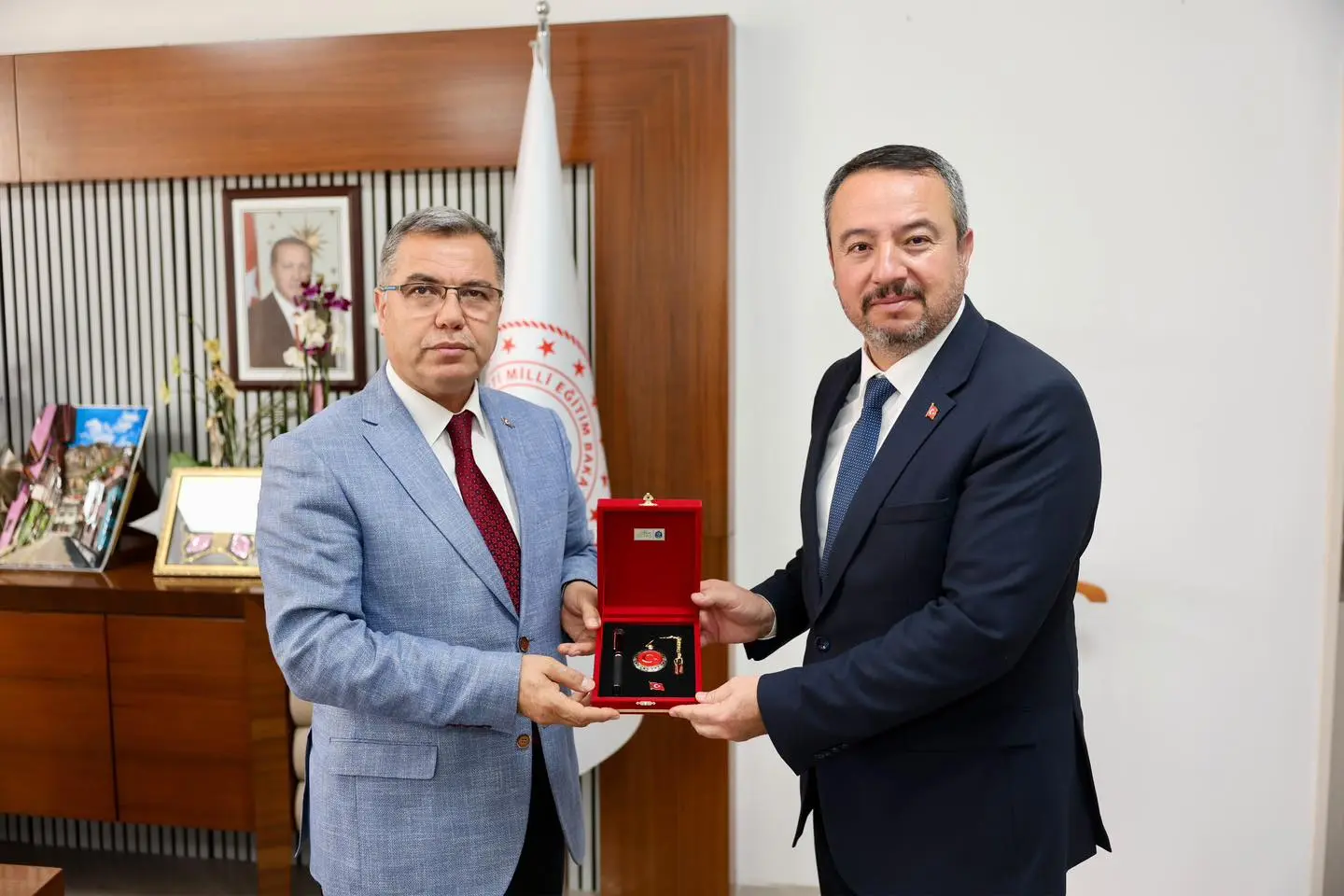 Belediye Başkanı Öztaş, Eğitim Müdürünü Ziyaret Etti