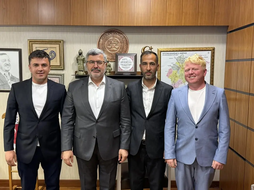 Sinanpaşa Güney Belediye Başkanı Meclis'te ağırladı