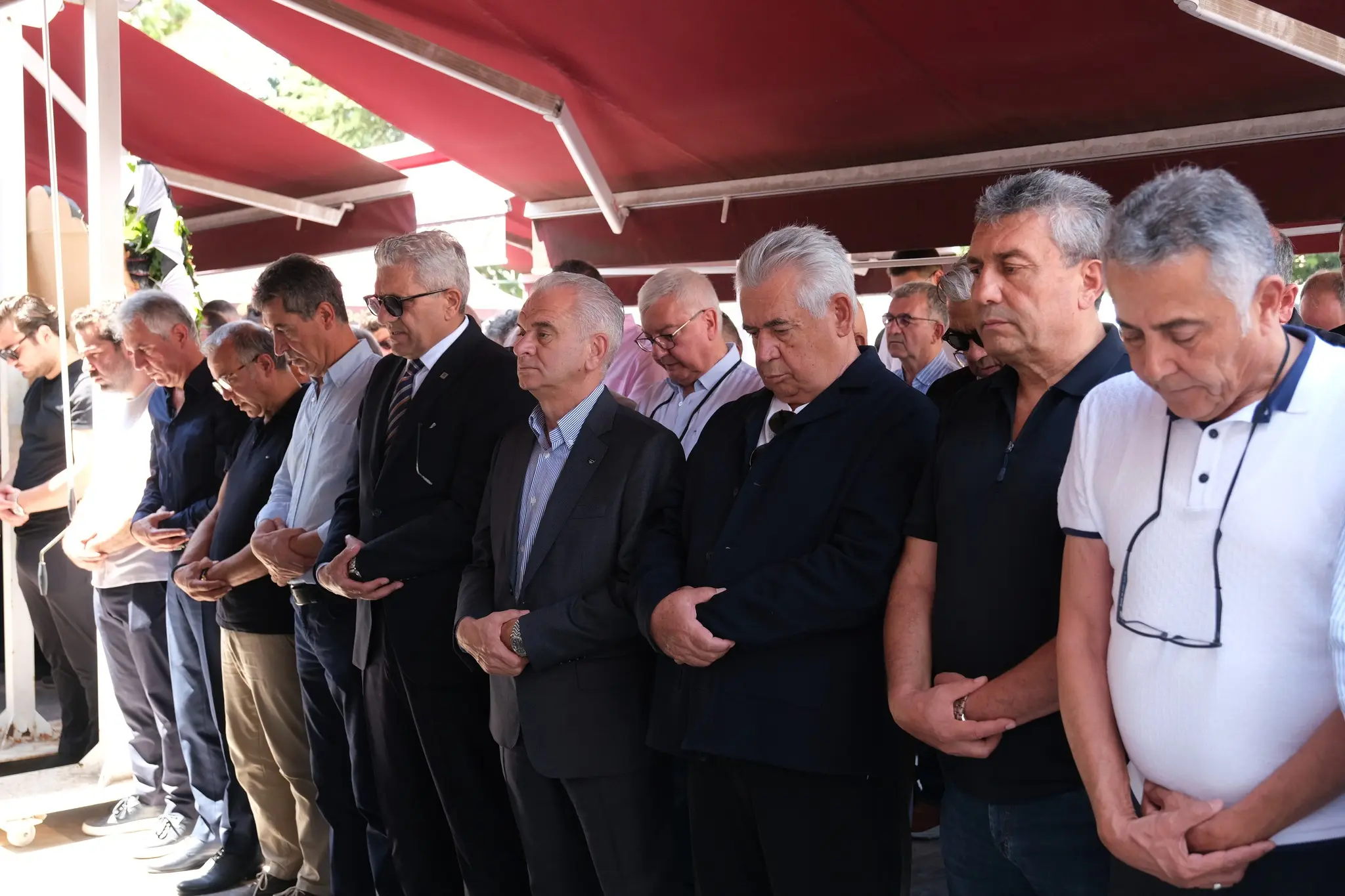 Hakan Işık'ın annesi son yolculuğuna uğurlandı