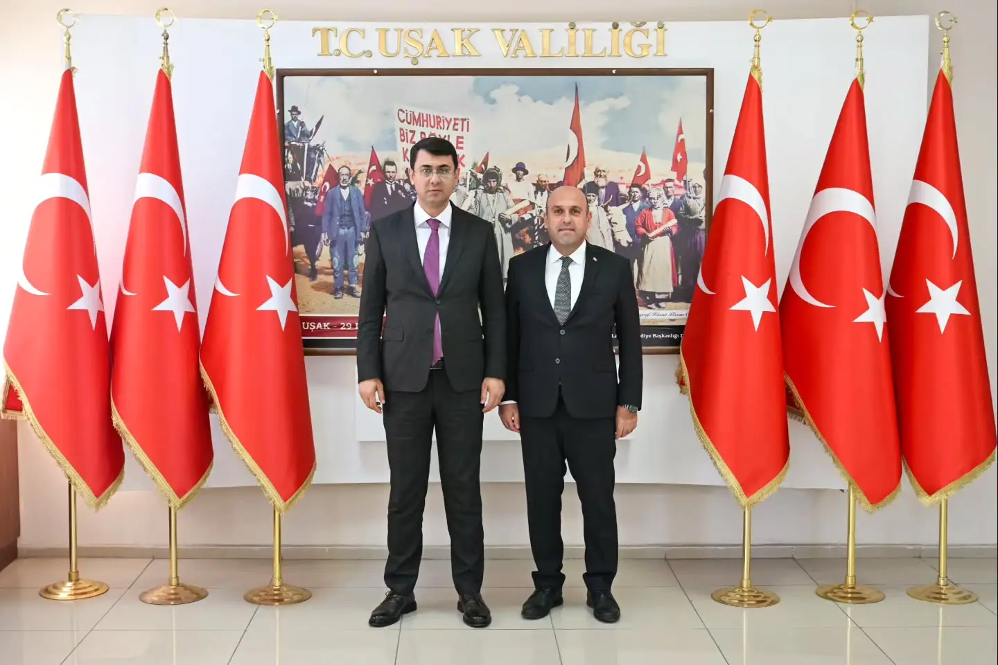 Akhisar Kaymakamı'ndan Uşak Valisi'ne Ziyaret