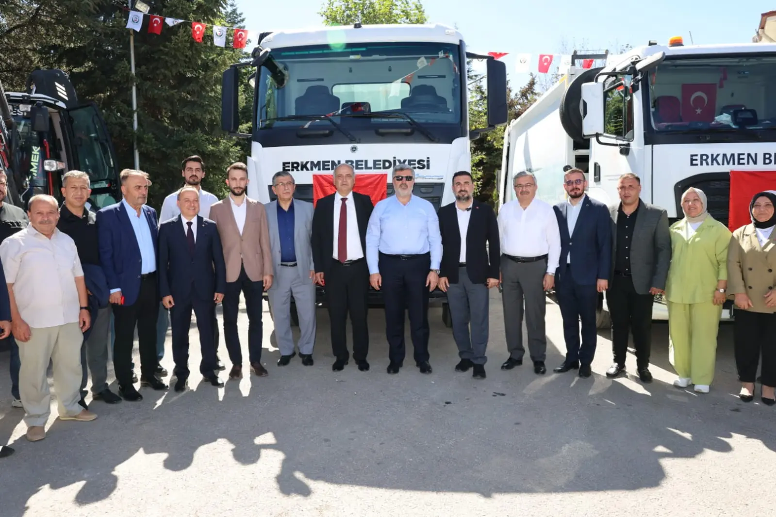 Erkmen Belediyesi yeni araç ve makineleri hizmete aldı