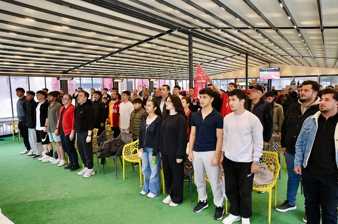 Milli heyecan Meydan Kafe'de coşkuyla yaşandı