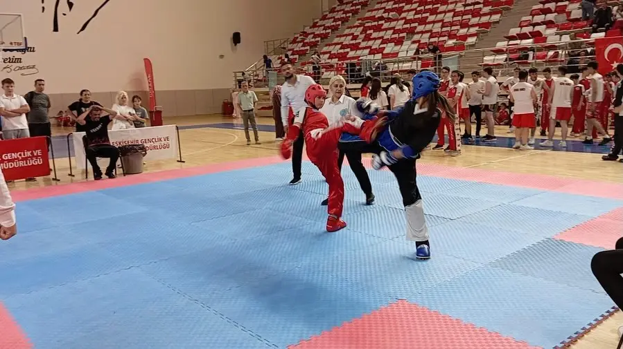 Beylikova'nın sporcuları Kick Boks'ta başarı elde etti