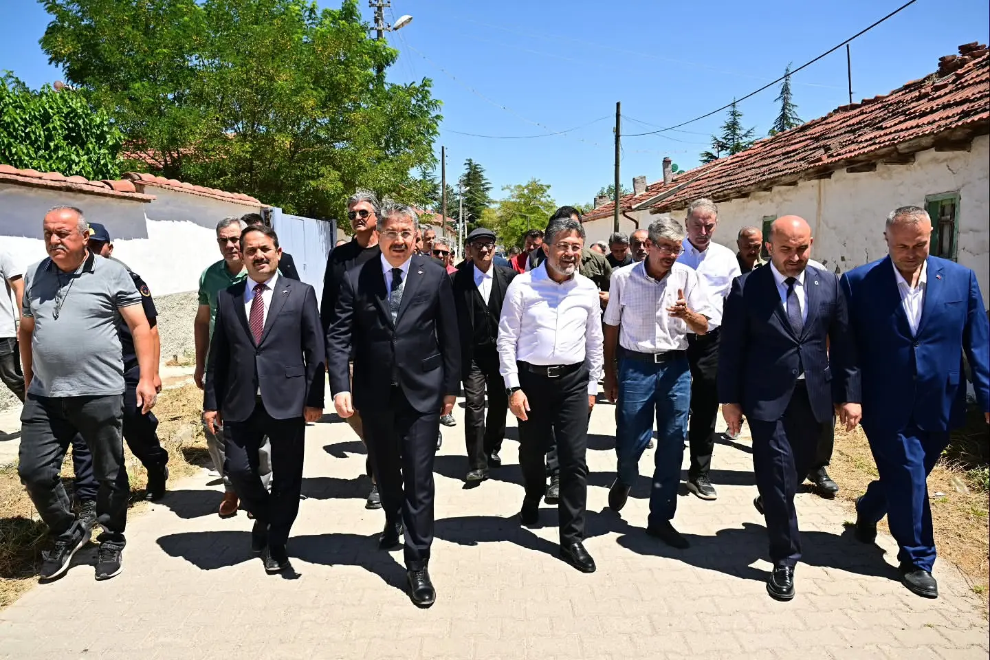 Tarım ve Orman Bakanı Mahmudiye'yi Ziyaret Etti