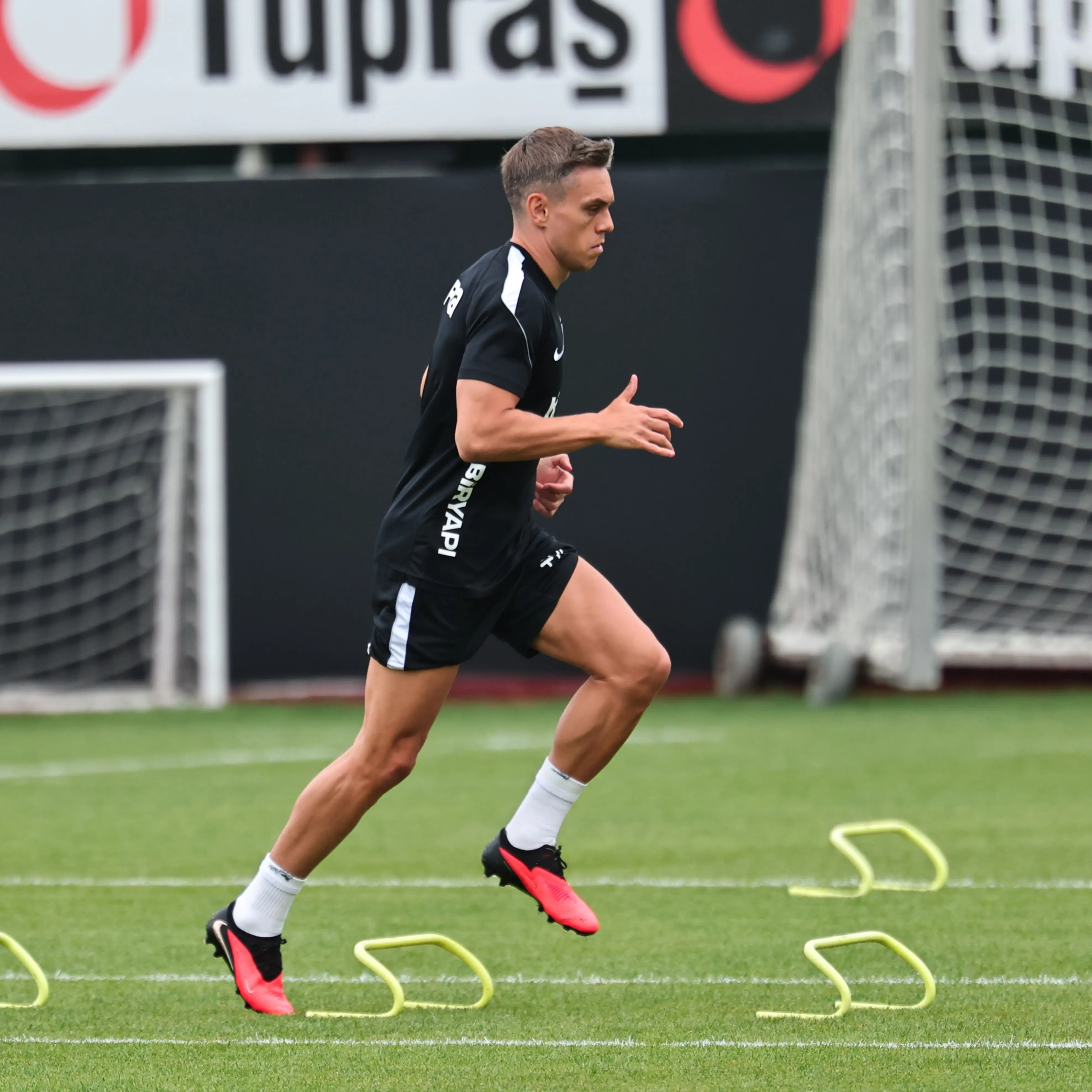 Beşiktaş, Hradec Kralove ile rüvanş maçı hazırlıklarına başladı