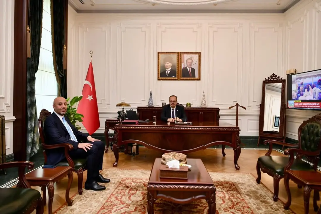 Vali Canbolat, İş İnsanı Özbay'ı Kabul Etti