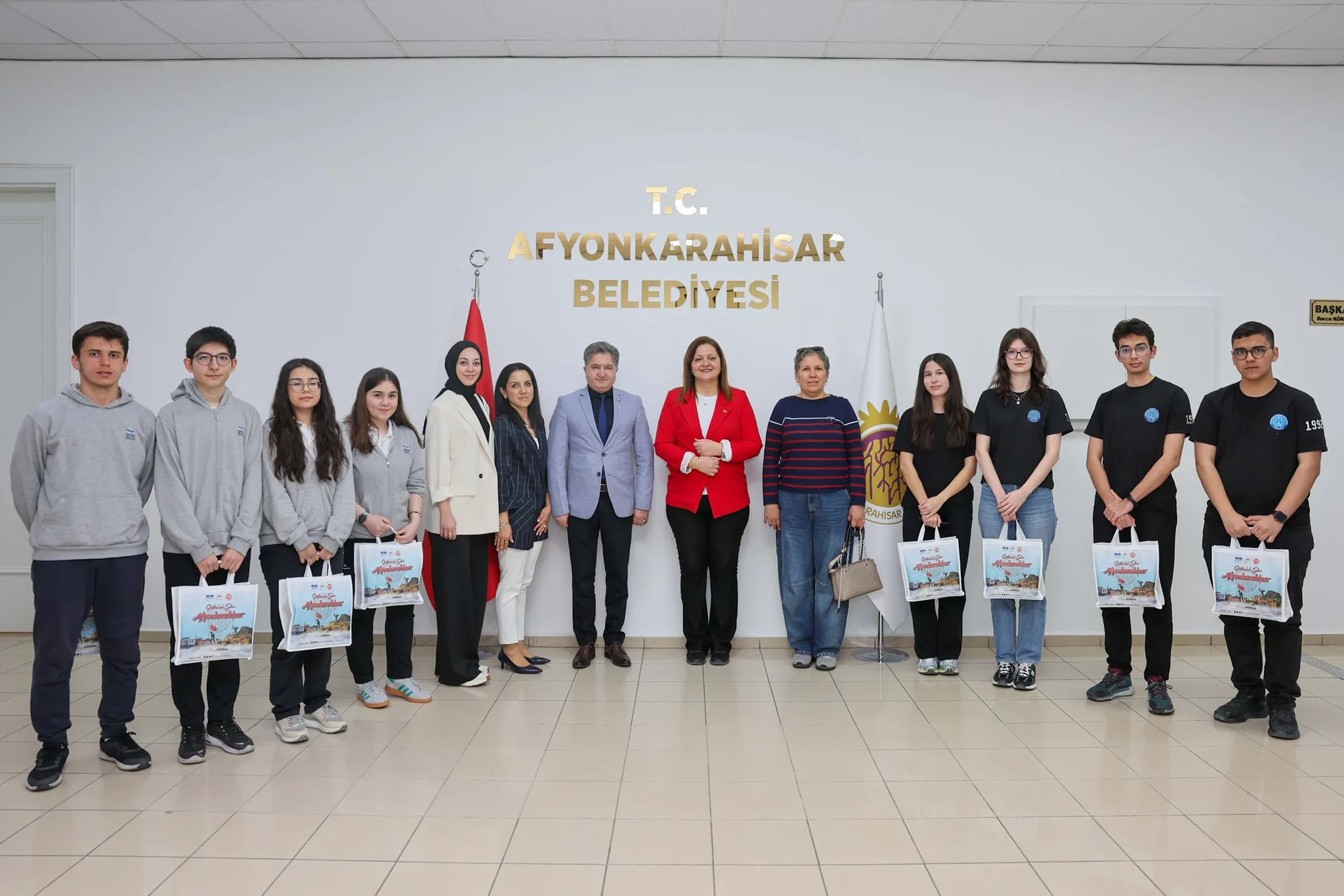 Başkan, başarılı öğrencileri ve eğitmenleri ağırladı