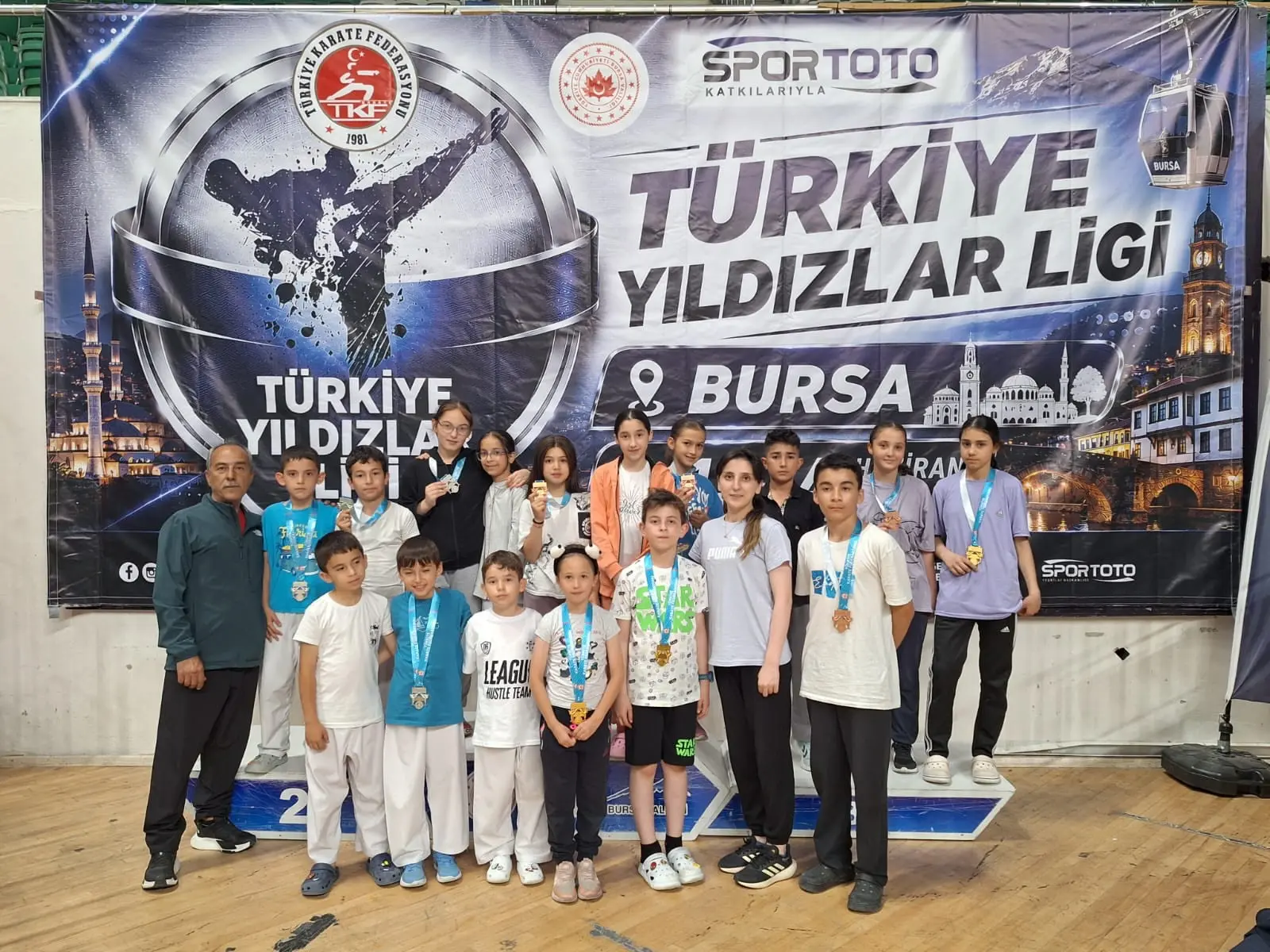 Afyonkarahisarlı Karateciler Bursa'dan 11 Madalya ile Döndü