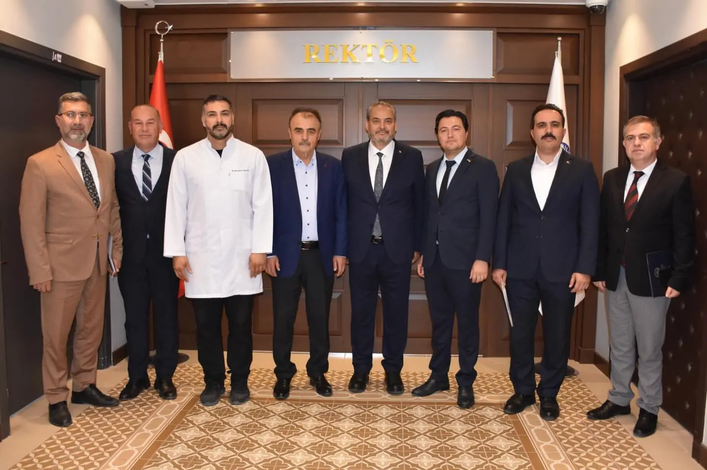 Rektör Adem Aslan sendika yöneticileriyle toplantı yaptı