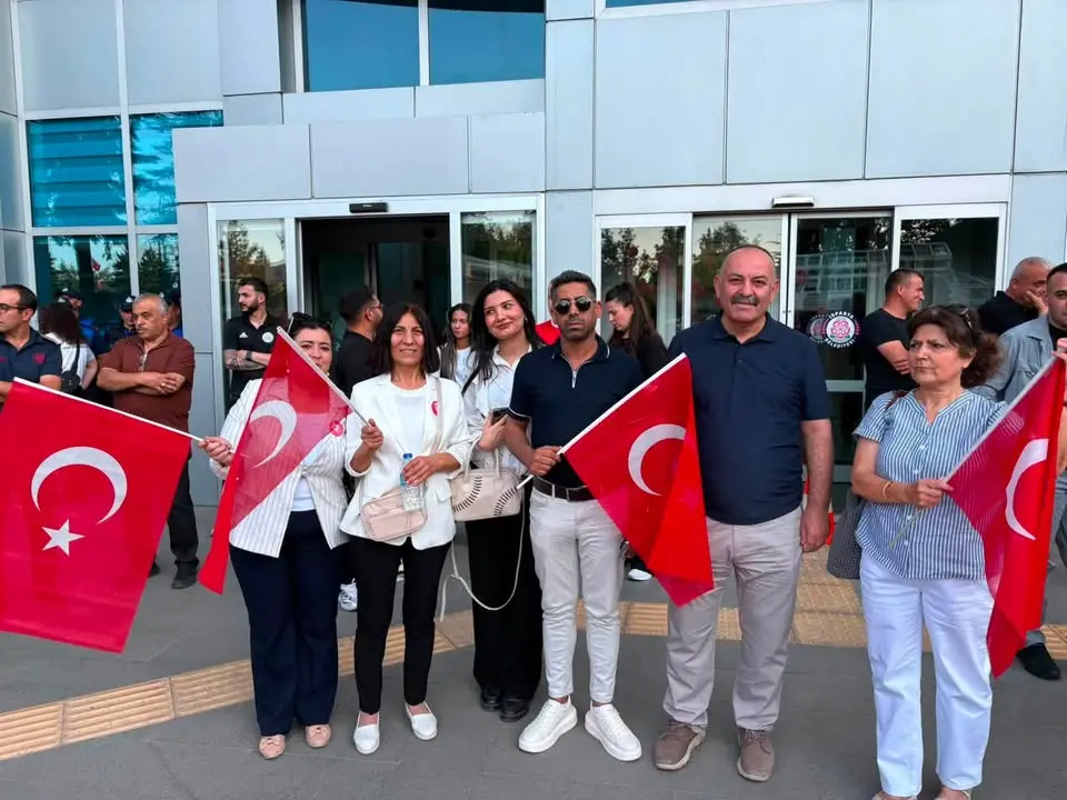 15 Temmuz'da Kortej Yürüyüşü Düzenlendi