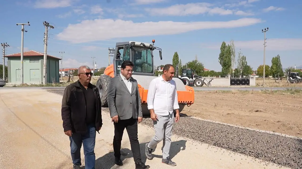 Bolvadin'de Kırkgöz Mahallesi'nde Yol Çalışması Başladı
