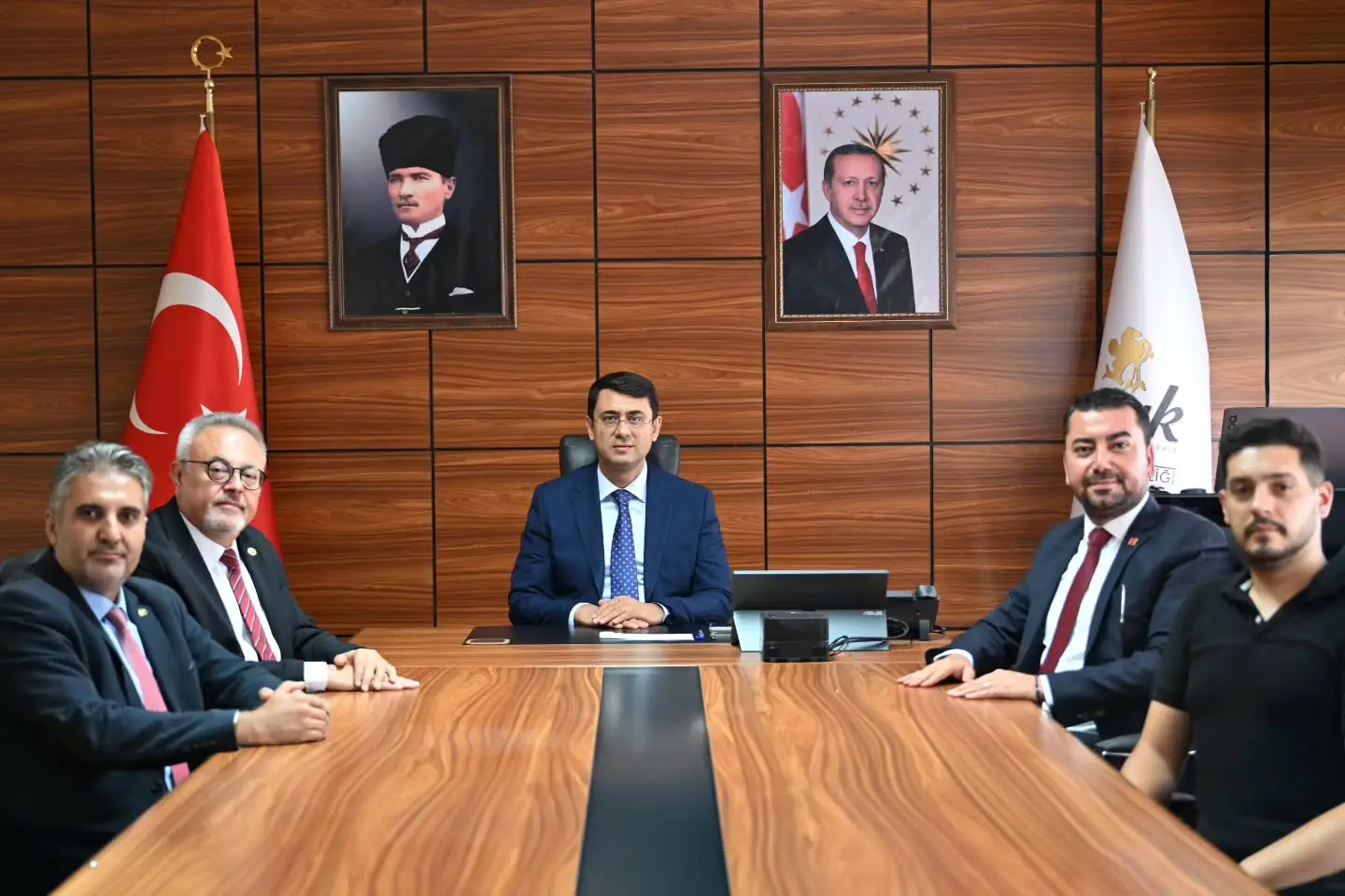 Uşak Valisi, Milletvekili ve CHP Heyetini Ağırladı