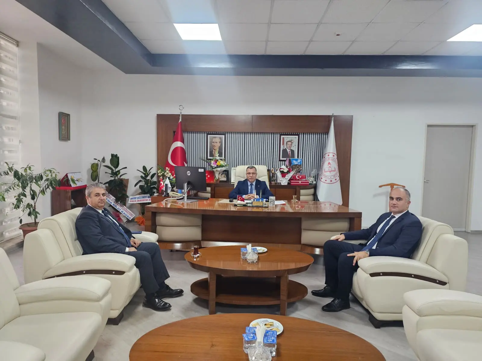 Halkbank Müdürü'nden Eğitim Müdürü'ne Ziyaret