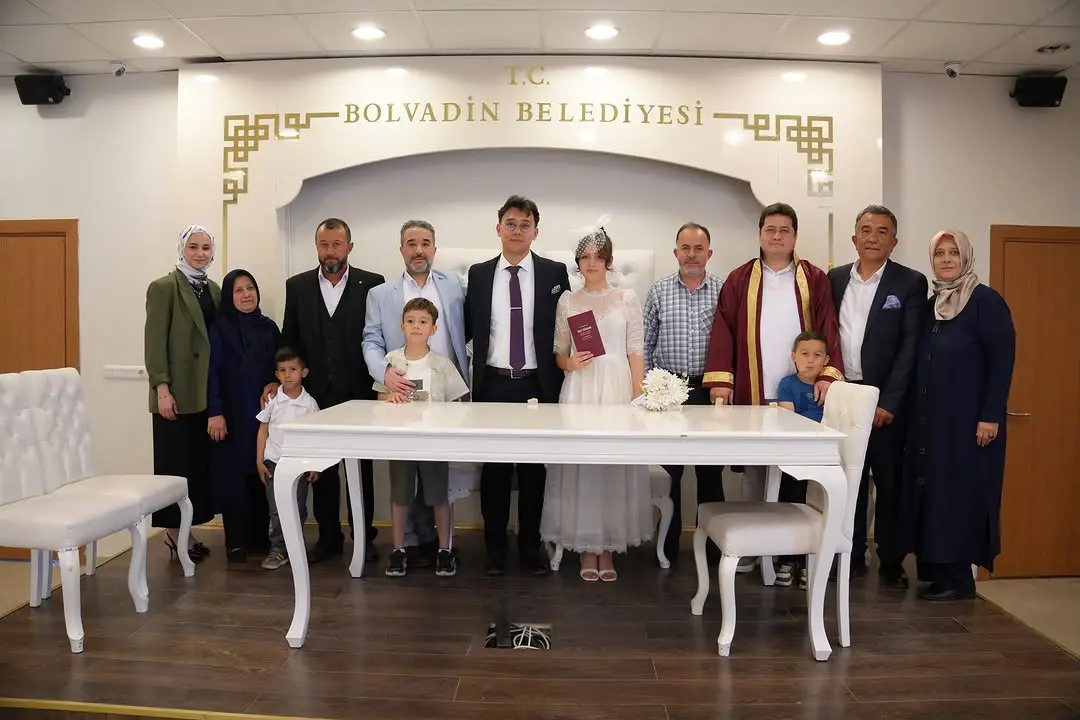 Bolvadin'de yeni bir çiftin nikahı kıyıldı