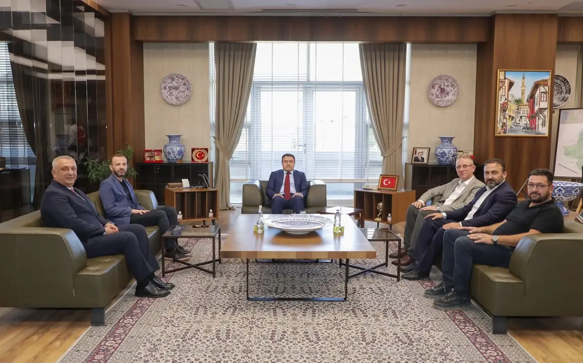 Domaniç Belediyesi, Kütahya Valisi'ni Ziyaret Etti