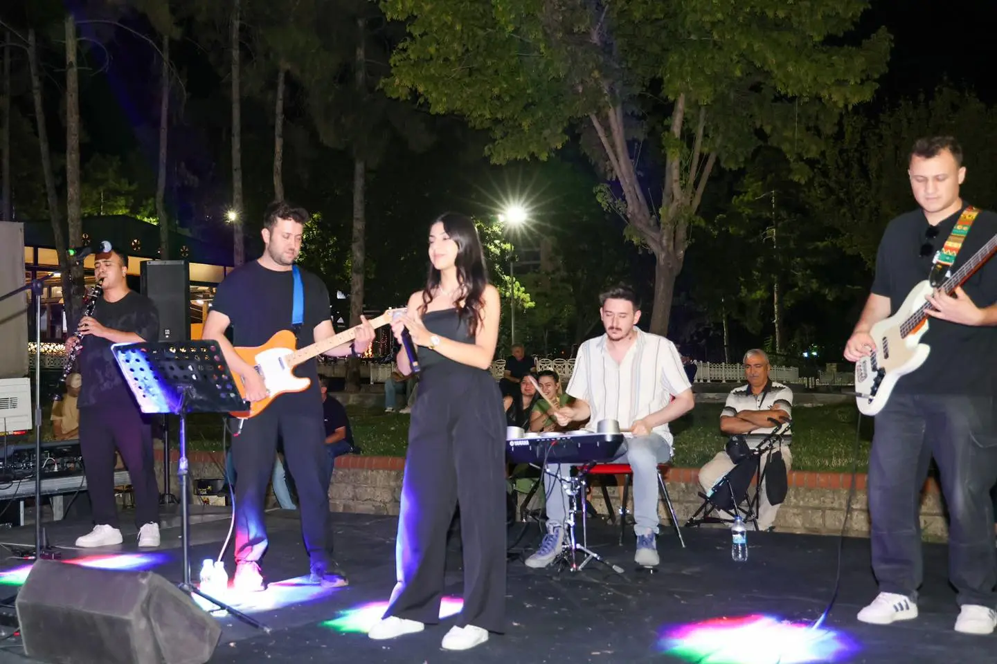 Atapark'ta gençlik enerjisi dolu bir akşam